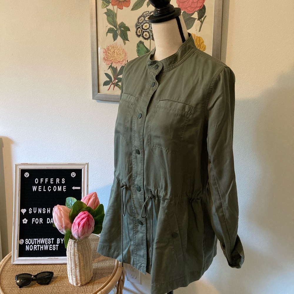 Modern Drawstring Utility Jacket - Picture 8 of 16